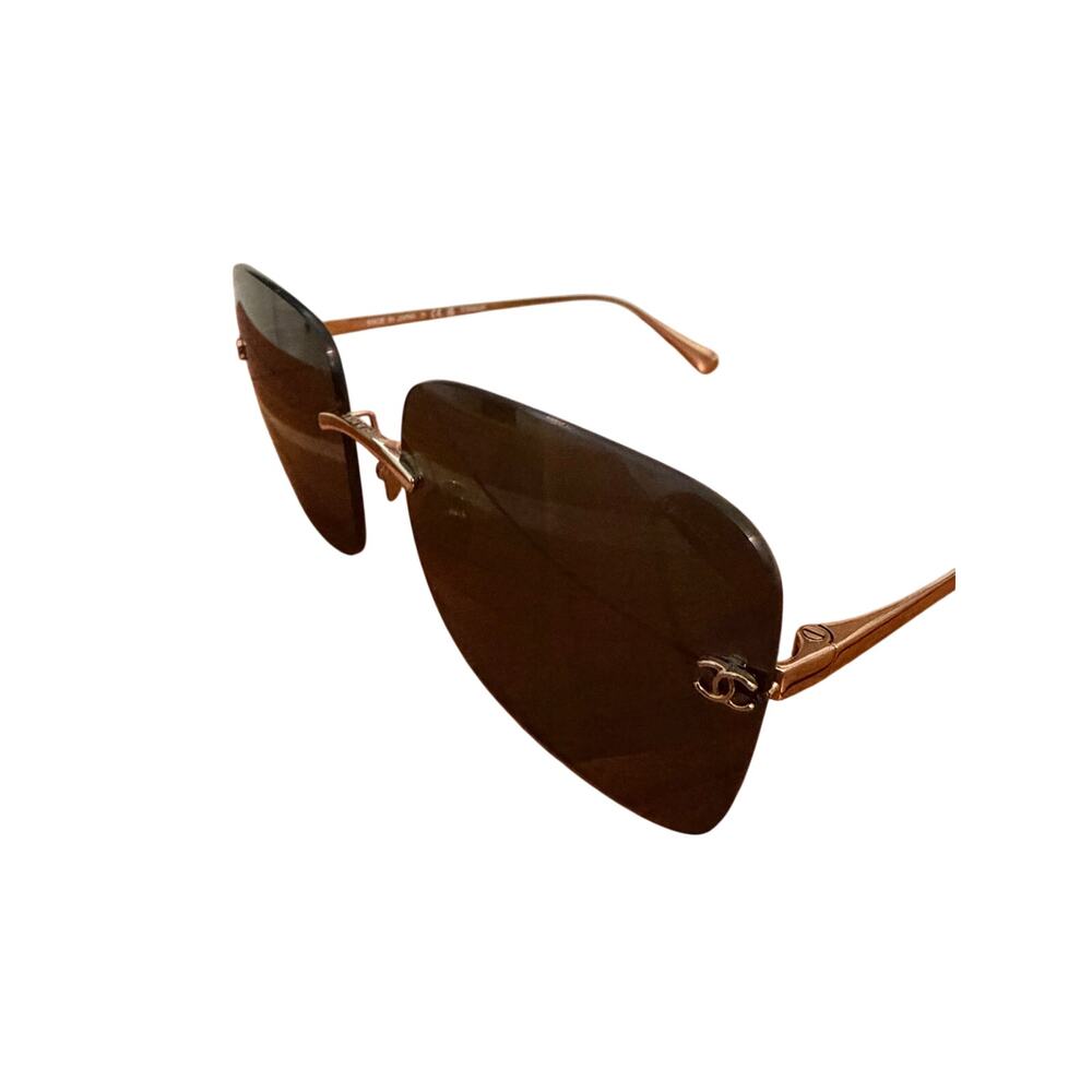 $900 | Chanel square titanium sunglasses Light gold / silver titanium - Picture 3 of 5